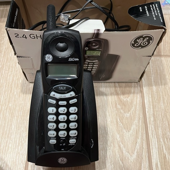 NEW GE 2.4 GHz Cordless Phone | Call Waiting | Caller ID | 3 Line Backlit LCD - Picture 5 of 5